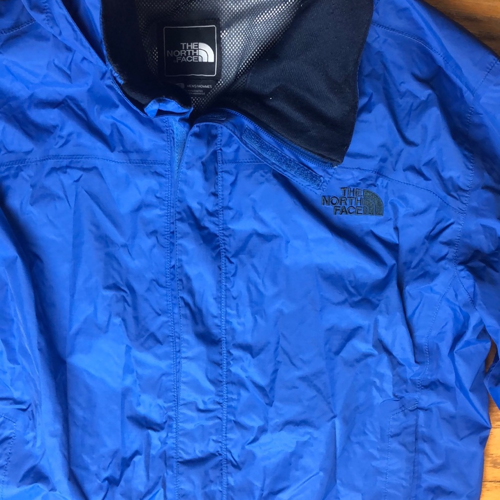 MENS LARGE NORTH FACE RAIN COAT BLUE